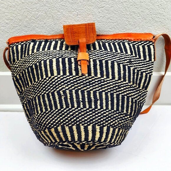 Handwoven Black & Cream Straw Bucket Bag With Leather Trim & Adjustable Strap - Picture 1 of 6